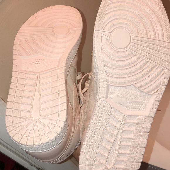 Jordan 1 guava ice - Picture 4 of 8